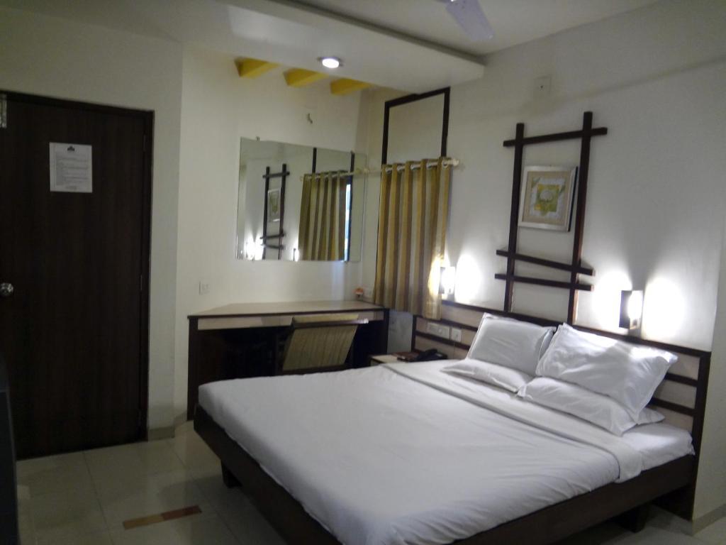 Hotel Airport Residency Ahmedabad Exteriör bild
