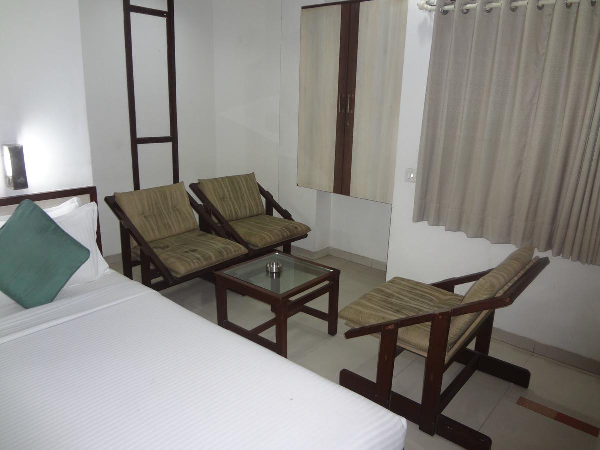 Hotel Airport Residency Ahmedabad Exteriör bild