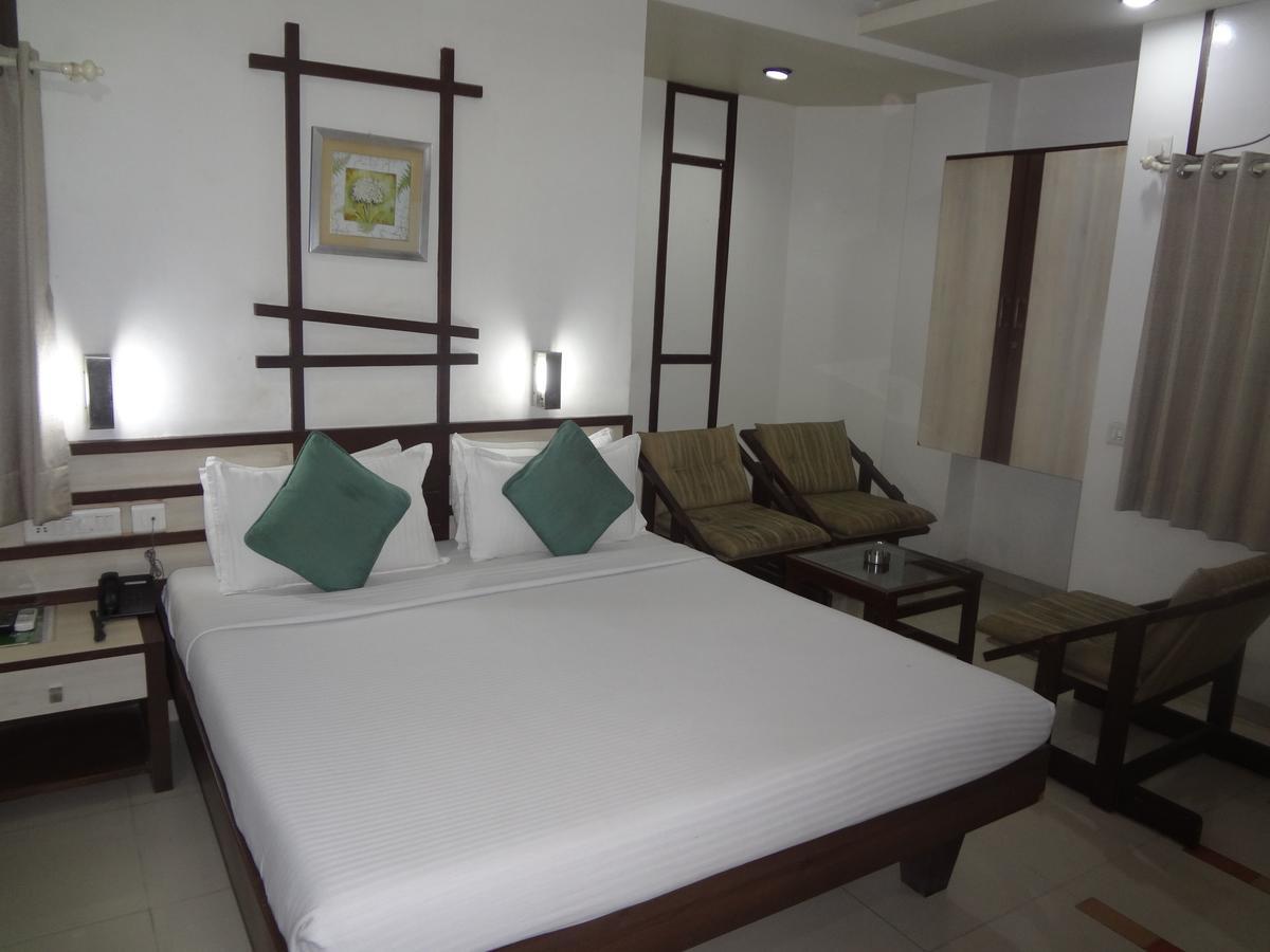 Hotel Airport Residency Ahmedabad Exteriör bild