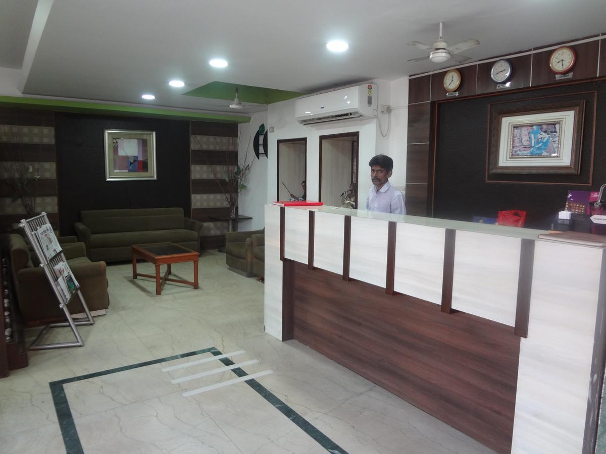 Hotel Airport Residency Ahmedabad Exteriör bild