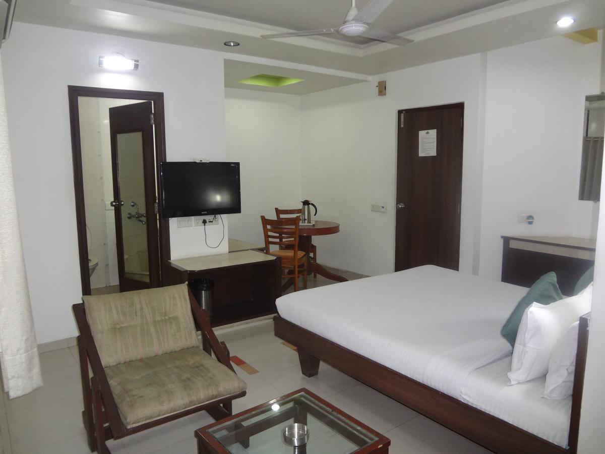 Hotel Airport Residency Ahmedabad Exteriör bild