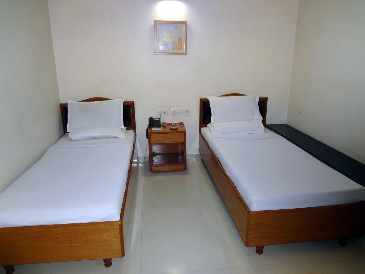 Hotel Airport Residency Ahmedabad Exteriör bild