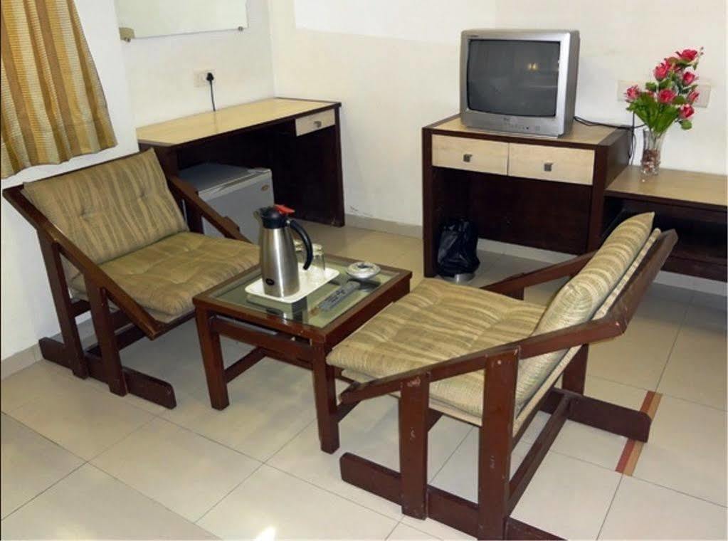 Hotel Airport Residency Ahmedabad Exteriör bild