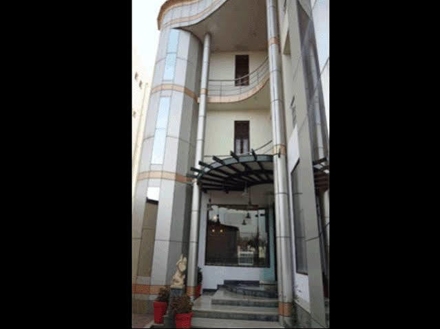 Hotel Airport Residency Ahmedabad Exteriör bild