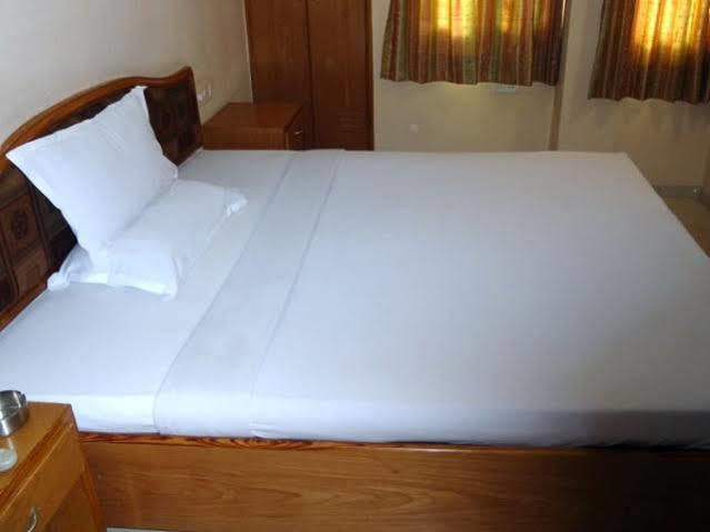 Hotel Airport Residency Ahmedabad Exteriör bild