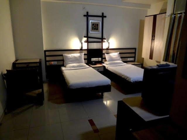 Hotel Airport Residency Ahmedabad Exteriör bild