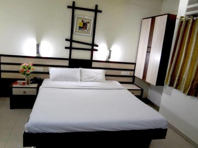 Hotel Airport Residency Ahmedabad Exteriör bild