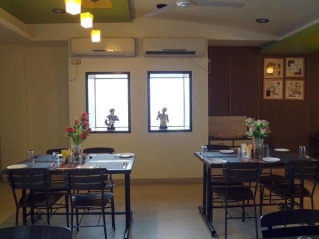 Hotel Airport Residency Ahmedabad Exteriör bild