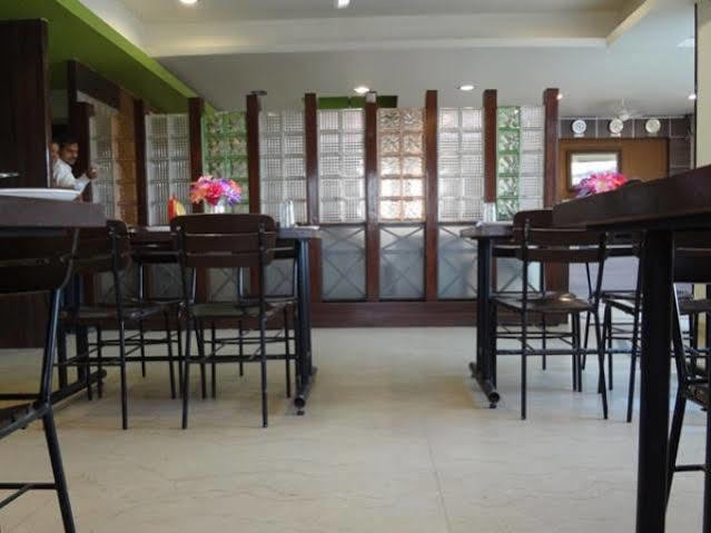 Hotel Airport Residency Ahmedabad Exteriör bild